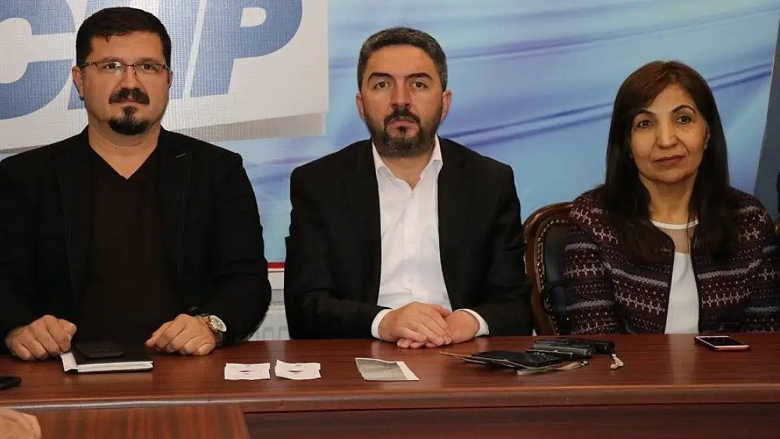 'Kiraz´dan Büyükşehir Belediyesine borç eleştirisi'