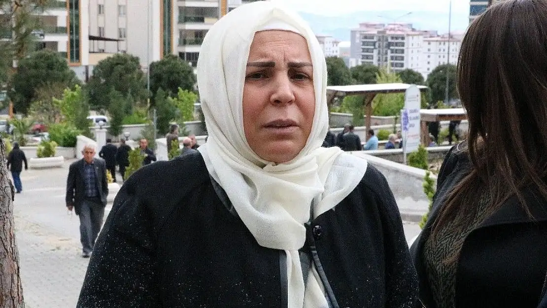 'Gülefer Yazıcıoğlu: ''10 yıldır gidiyoruz geliyoruz bir arpa boyu yol kat edemiyoruz'''