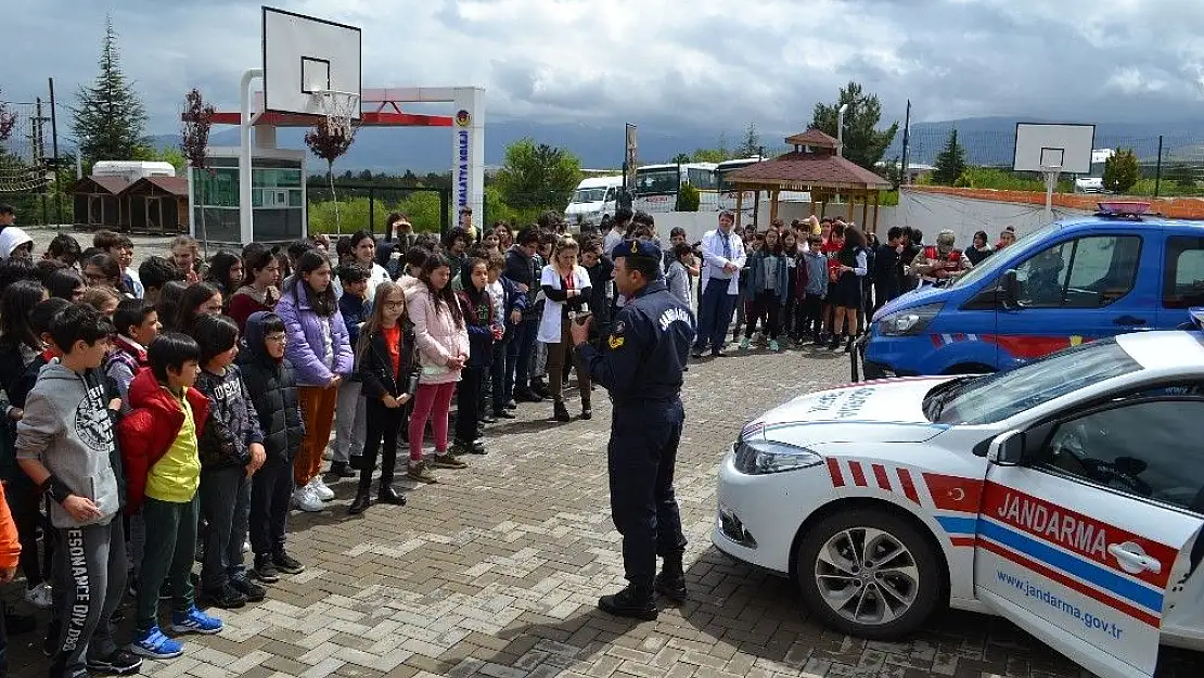 'Jandarmadan öğrencilere trafik eğitimi'