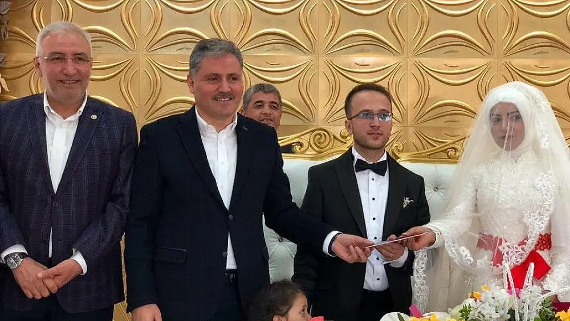 'Malatyalı gazeteci Sezai Erhan´ın mutlu günü'