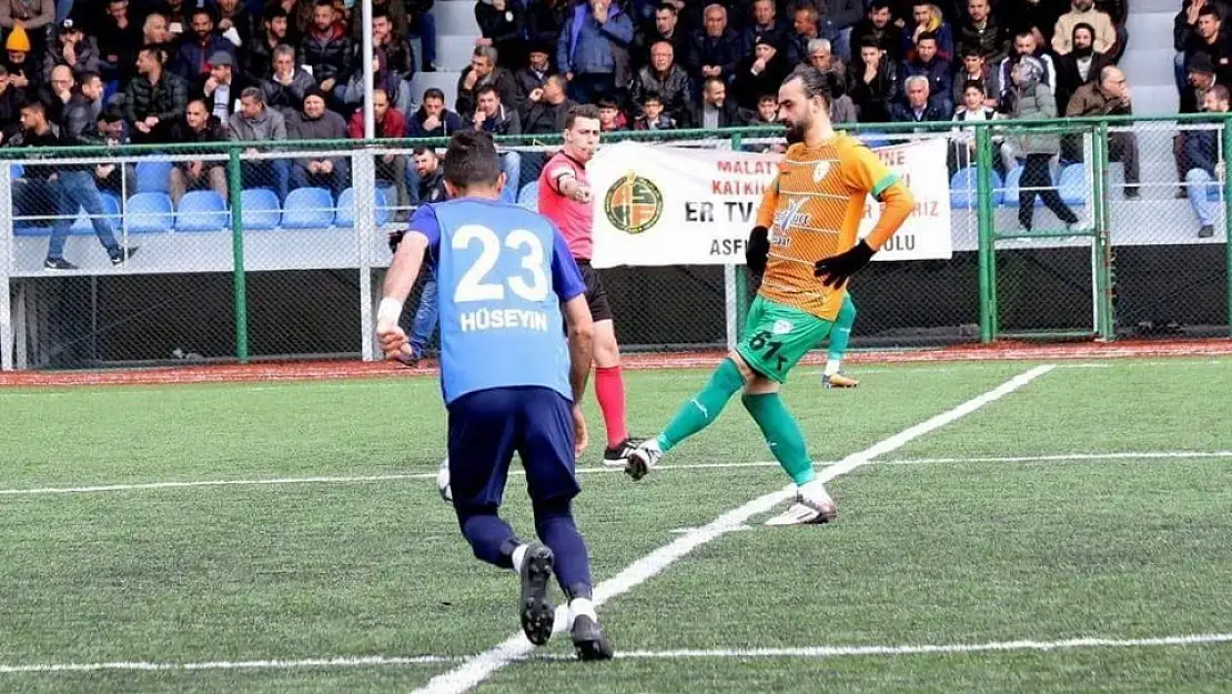 'Attığı 16 golle kendisini ve Yeşilyurt Belediyespor´u zirveye taşıdı'