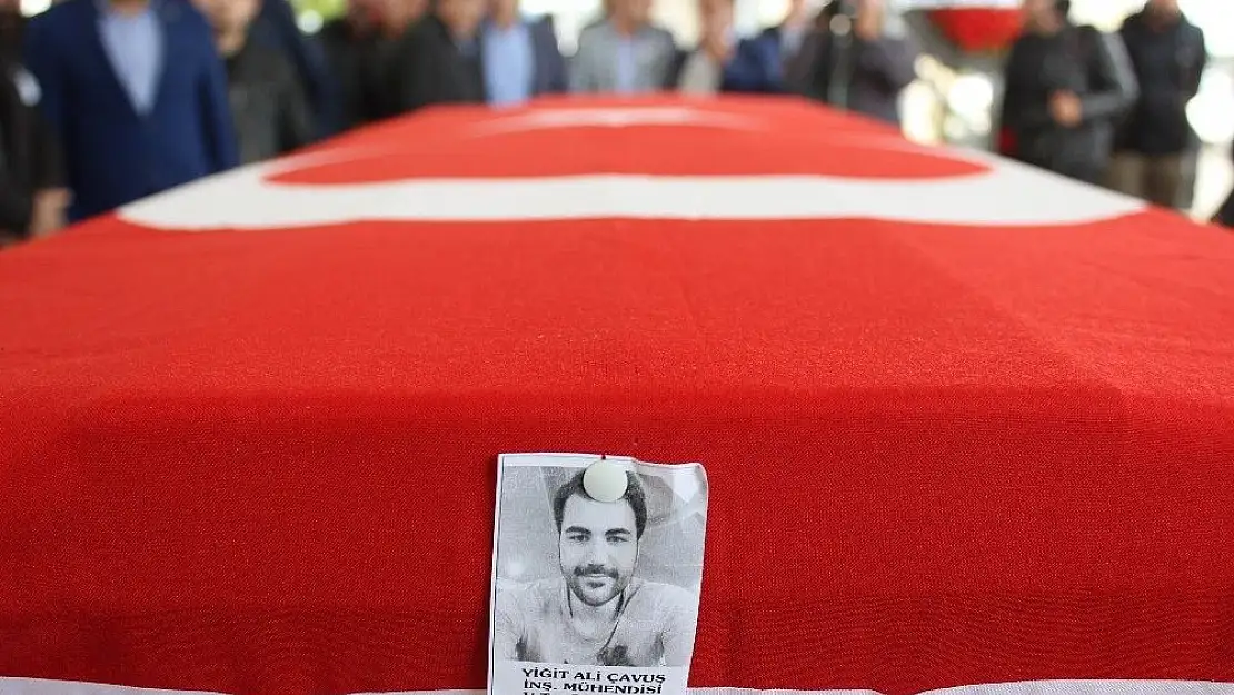 'Sri Lanka´daki terör saldırısında hayatını kaybeden Yiğit Ali Çavuş toprağa verildi'
