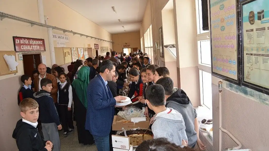 'Besni´de ihtiyaç sahibi öğrenciler yararına kermes düzenlendi'