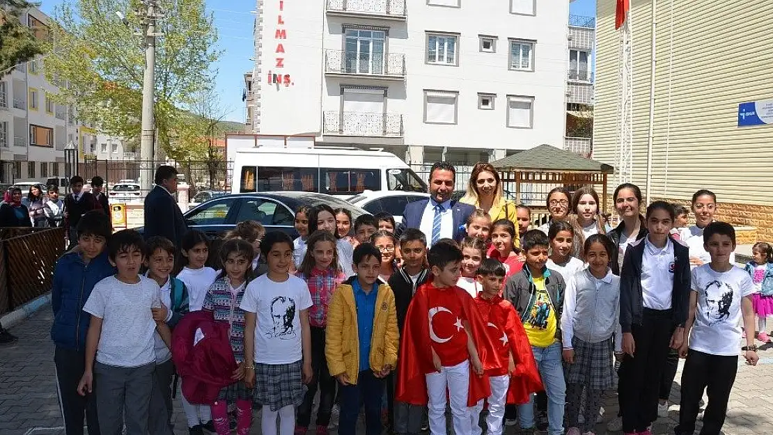 'Başkan Yıldırım´a çocuklardan yoğun ilgi'