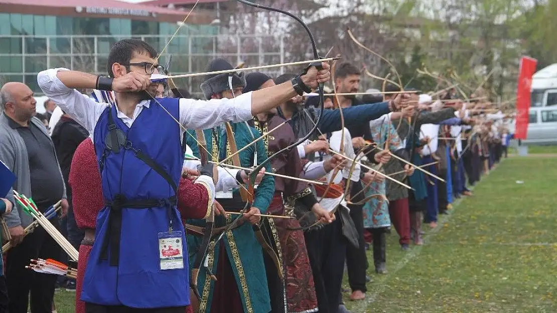 'Elazığ´da okçular kıyasıya yarıştı'