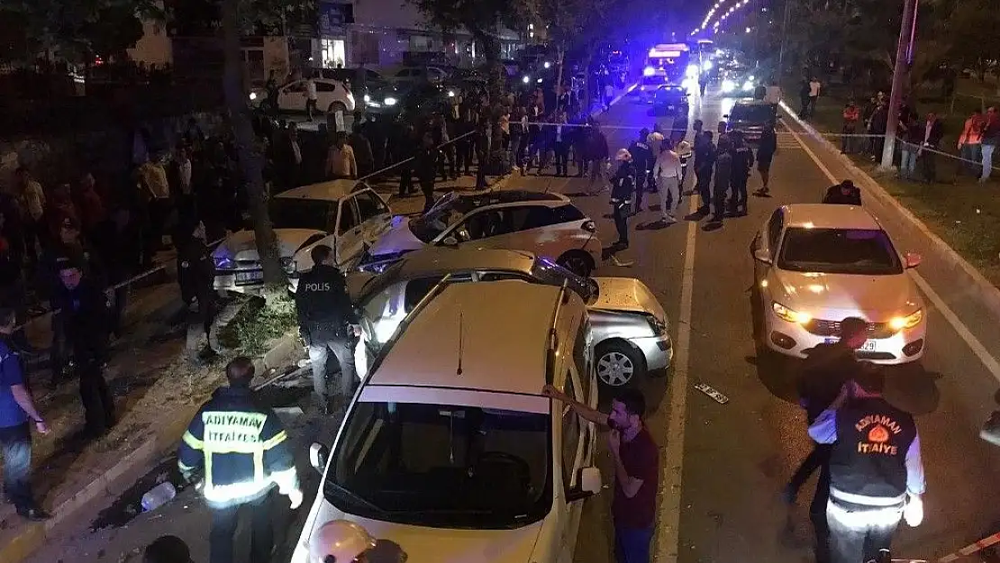 'Adıyaman´da 6 araç birbirine girdi: 5 yaralı'