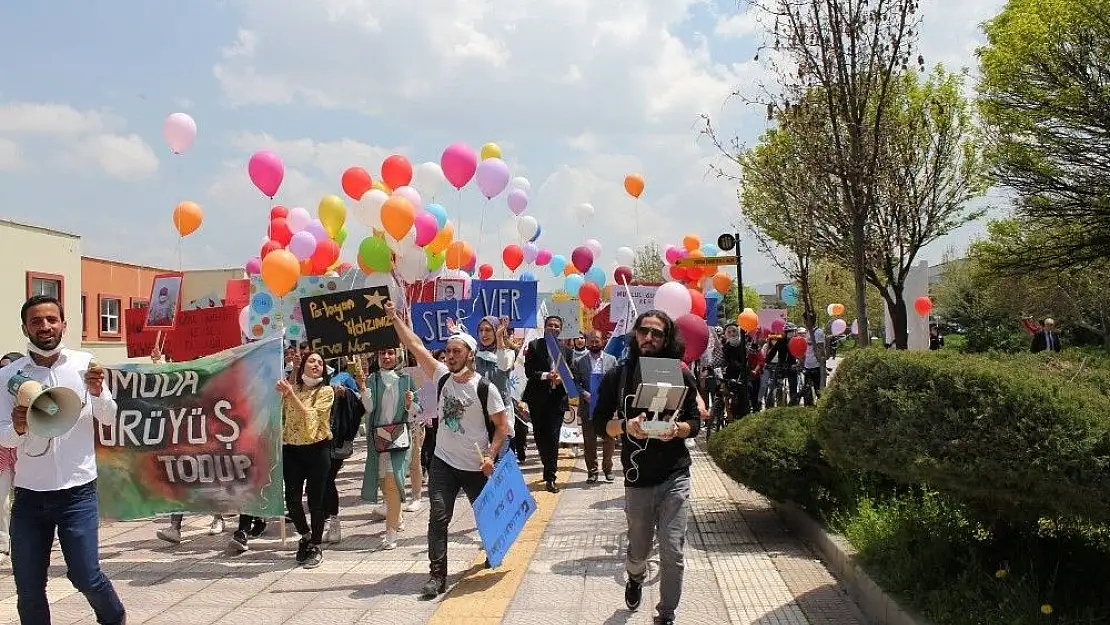 'Lösemili çocuklara destek için yürüdüler'