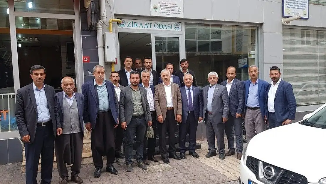 'Başkan Şahan ve muhtarlar `kıyılmış tütünü´ konuştu'