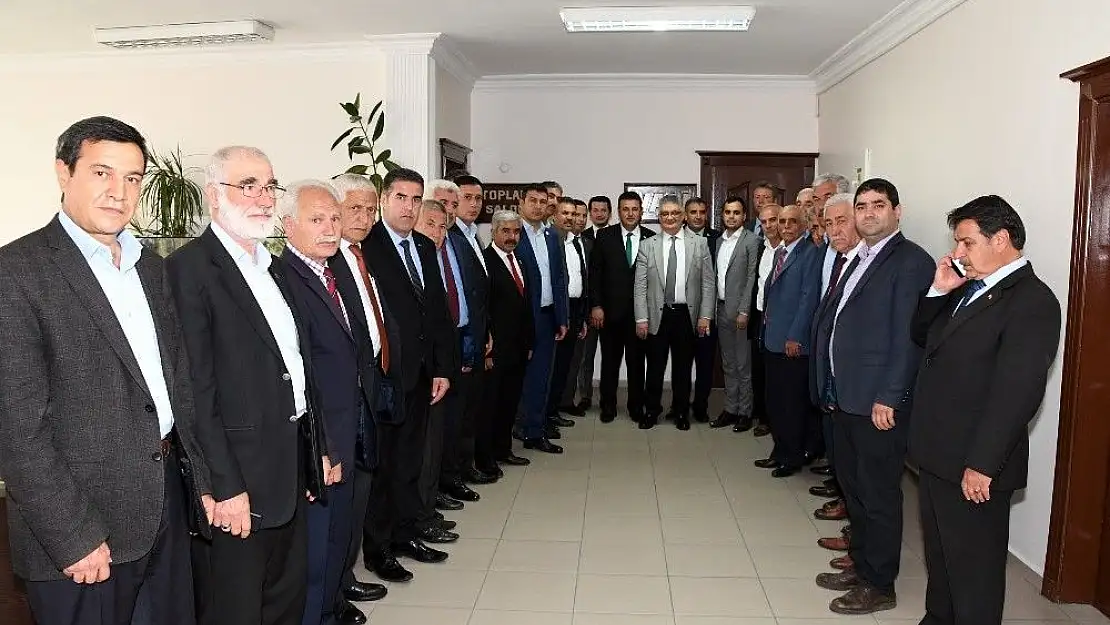 'İl genel meclisinden Vali Aykut Pekmez ile bir araya geldi'