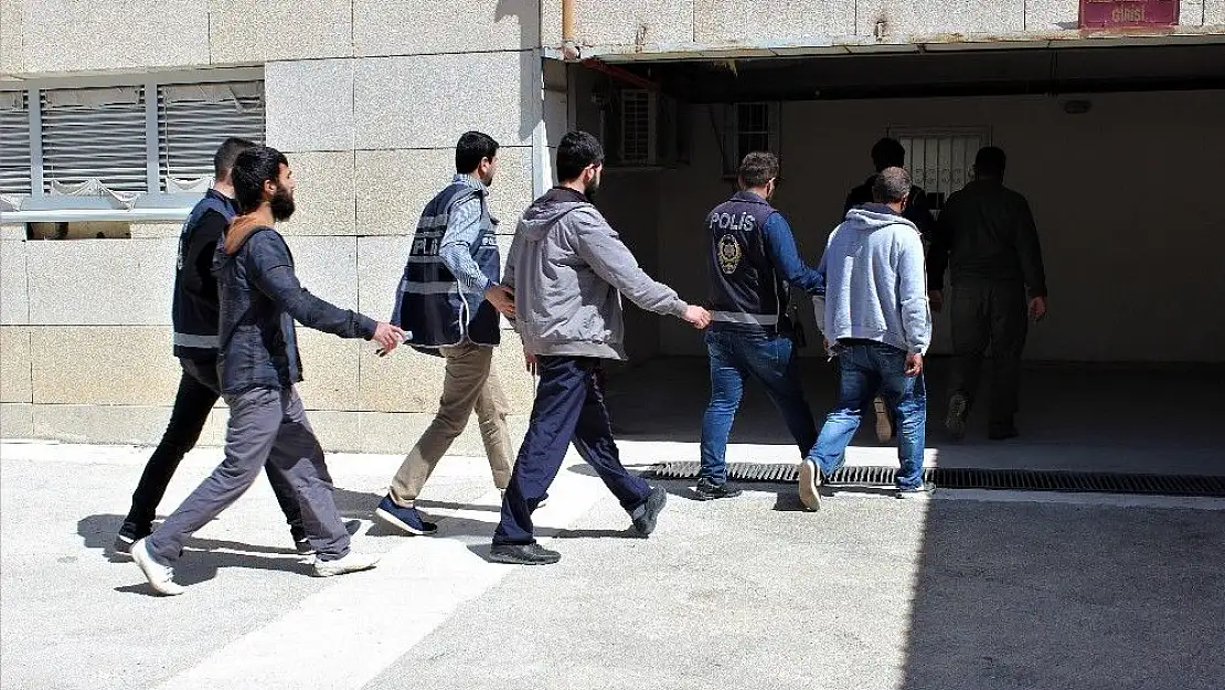 'Elazığ´da El Kaide operasyonu: 5 şüpheli adliyeye sevk edildi'