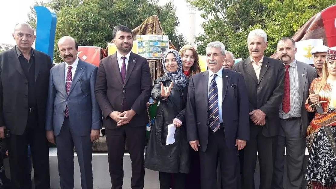 'MHP´li kadınlardan Türkçülük Günü etkinliği'