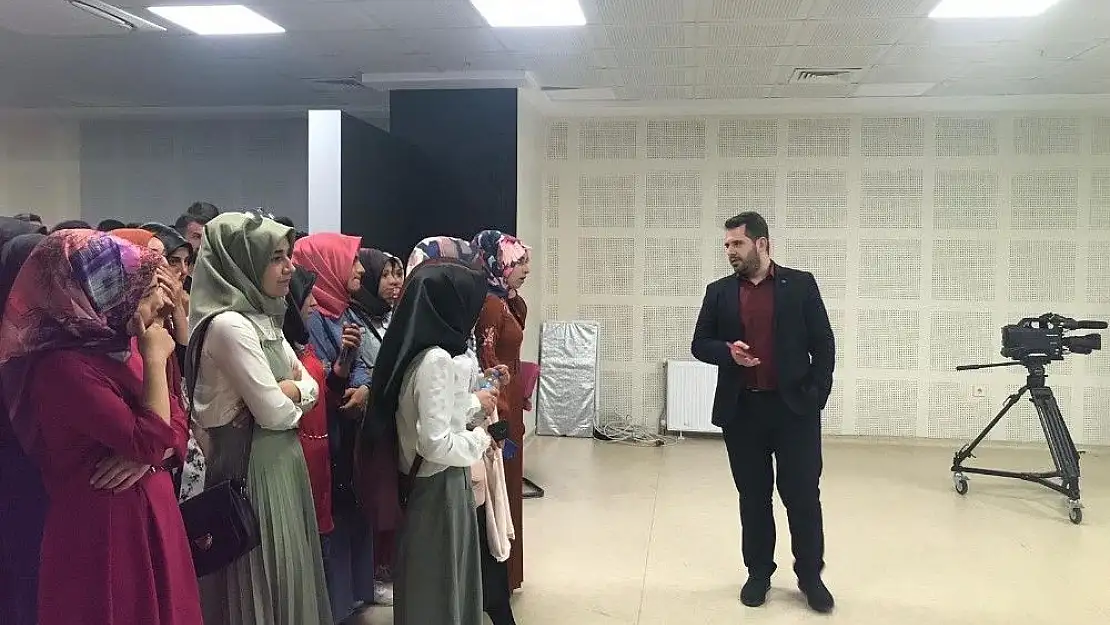 'Samsatlı gençler Gaziantep´i gezdi'