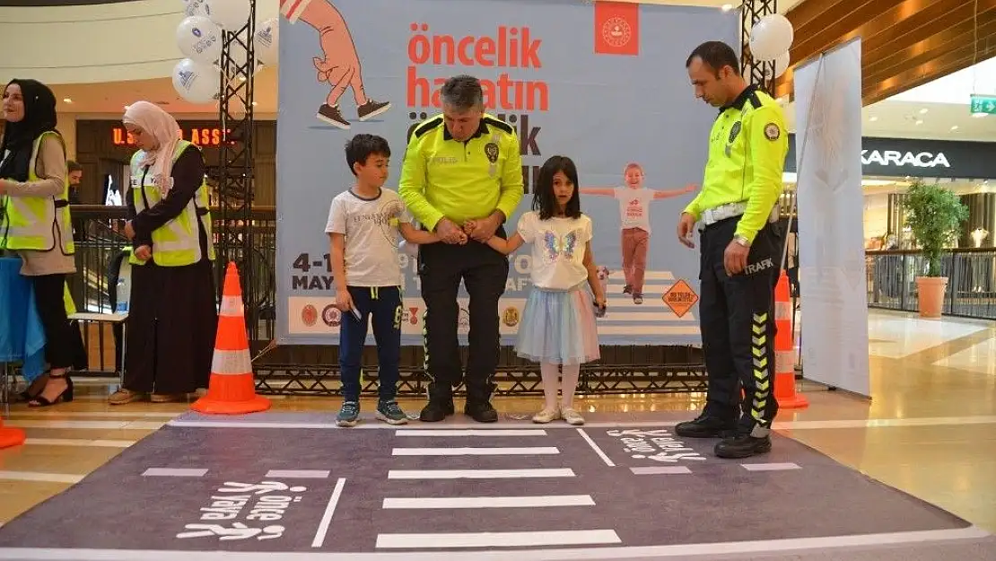 'Yaya önceliği açılan stantta uygulamalı olarak anlatıldı'