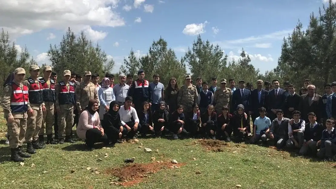 'Adıyaman İl Jandarma Komutanlığı çam ve söğüt fidanları dikti'