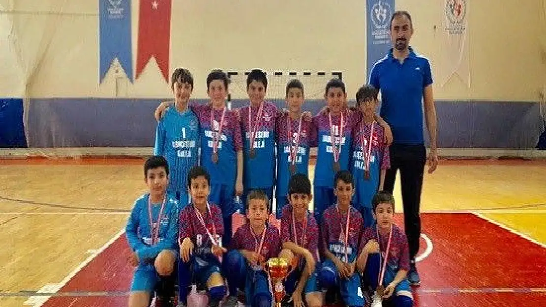 'Bahçeşehir Kolejinden hentbolda başarı'