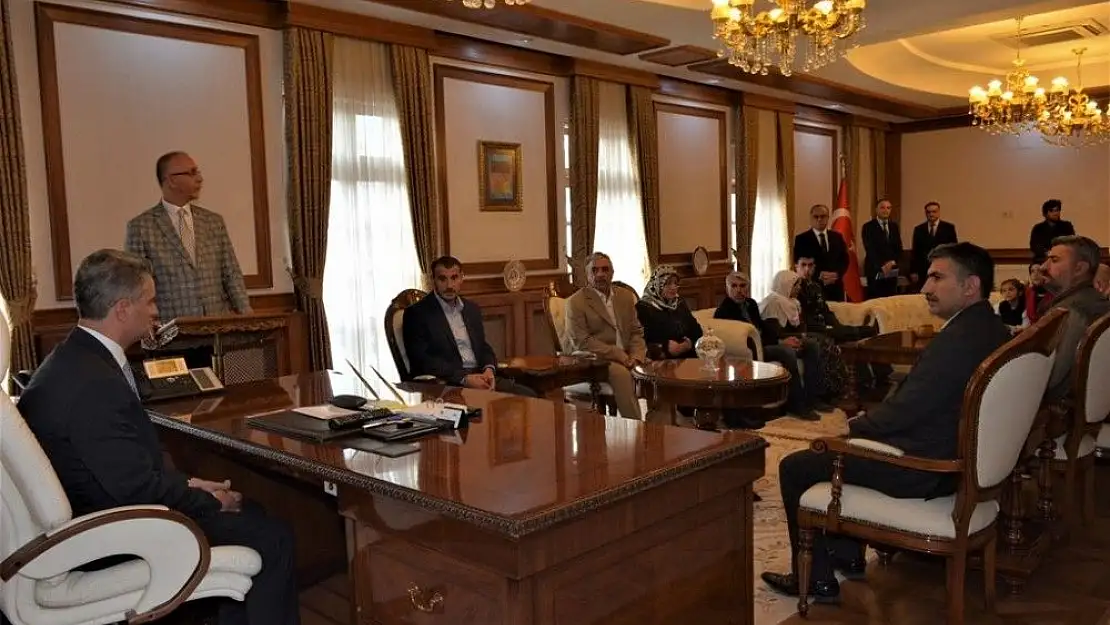 'Şehit yakınlarına devlet övünç madalyası verildi'