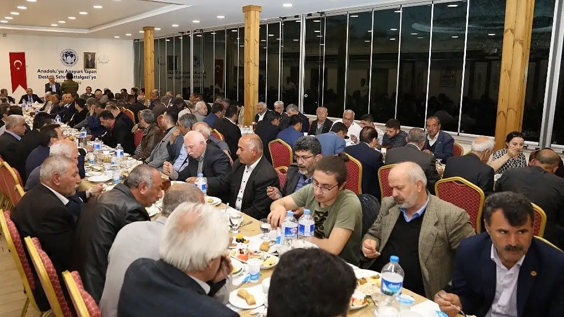 'Başkan Güder, muhtarlarla iftar yemeğinde bir araya geldi'