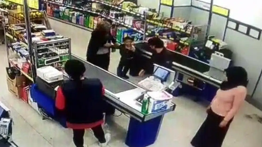 Çocuğun darp iddiasında, kadın özür diledi