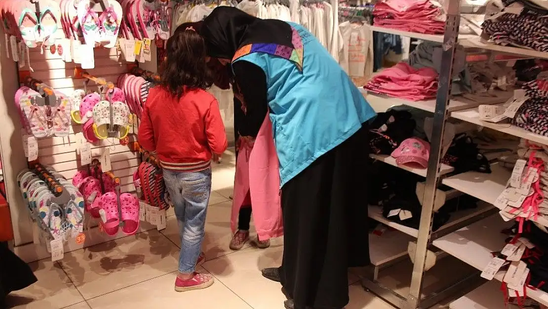 'Elazığ´da bin aileye bayramlık hediyesi'
