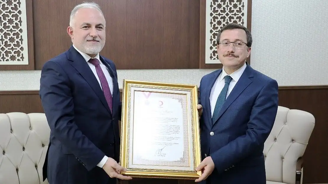 'Kızılay´dan İnönü Üniversitesine bronz madalya'