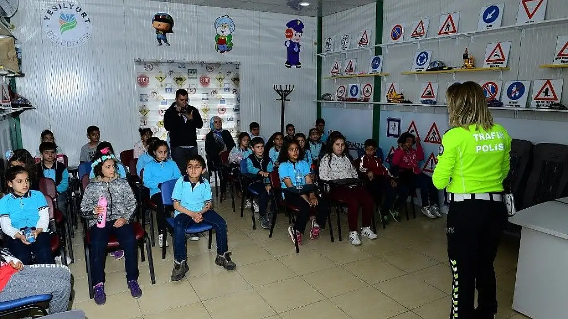 'Minik öğrencilere trafik eğitimi verildi'