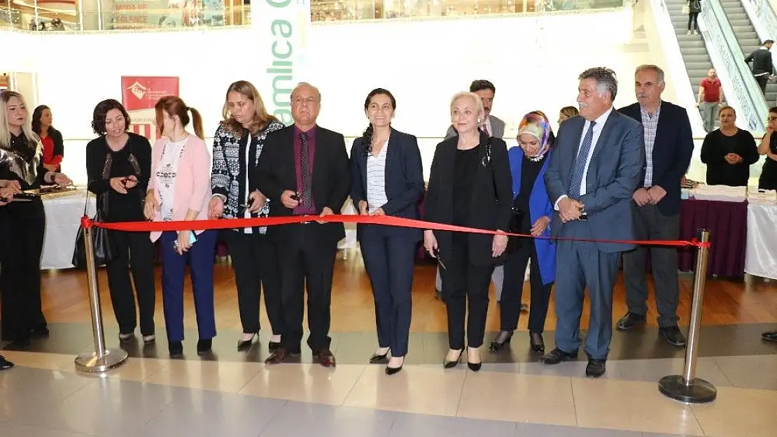 'Konukevi kadınları el emeği sergisi açıldı'