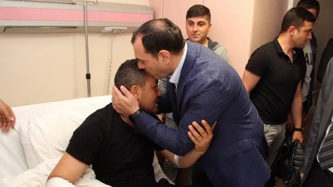 'Vali Kaldırım, yaralı Mehmetçikleri ziyaret etti'