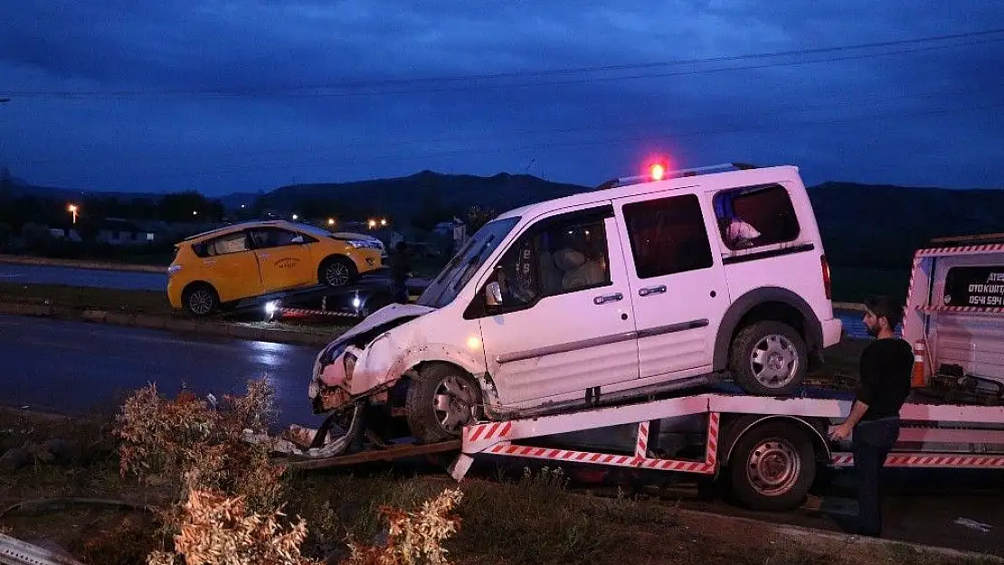 'Sivas´ta trafik kazası: 8 yaralı'