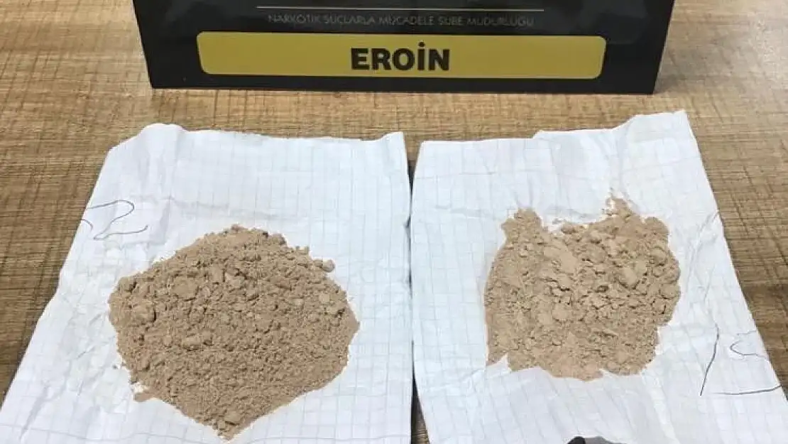 'Araçta eroin maddesi ele geçirildi'