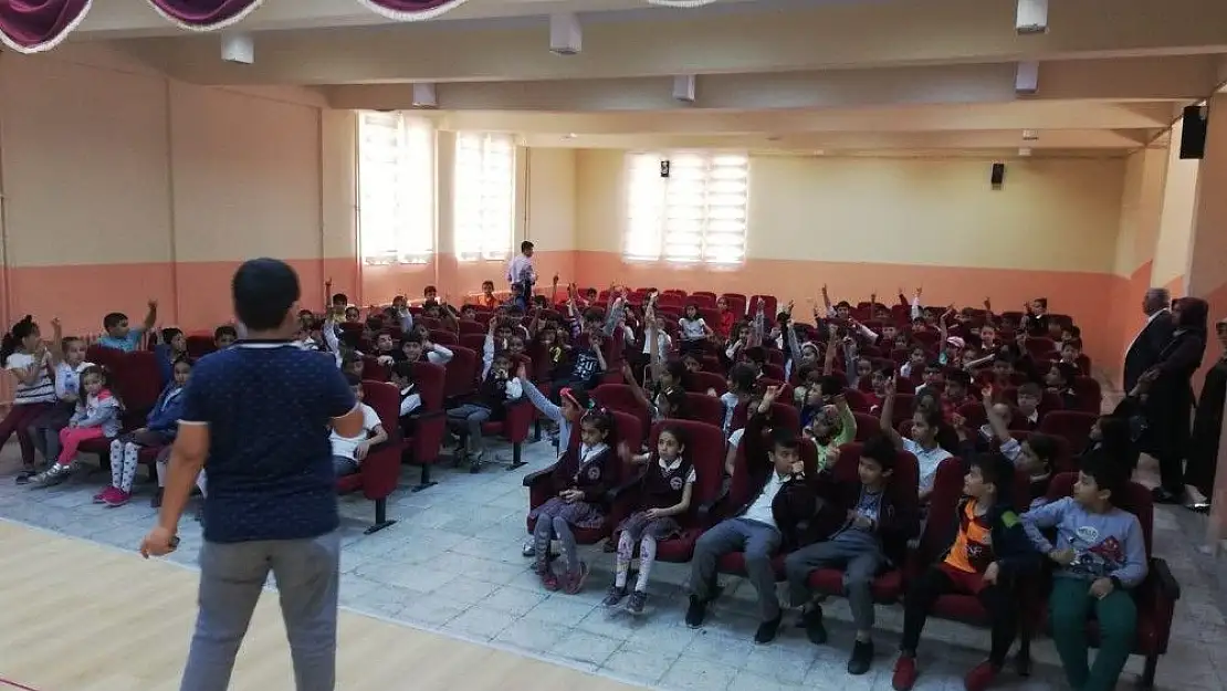 'Besni Türkiye´nin en genç yazarını ağırladı'
