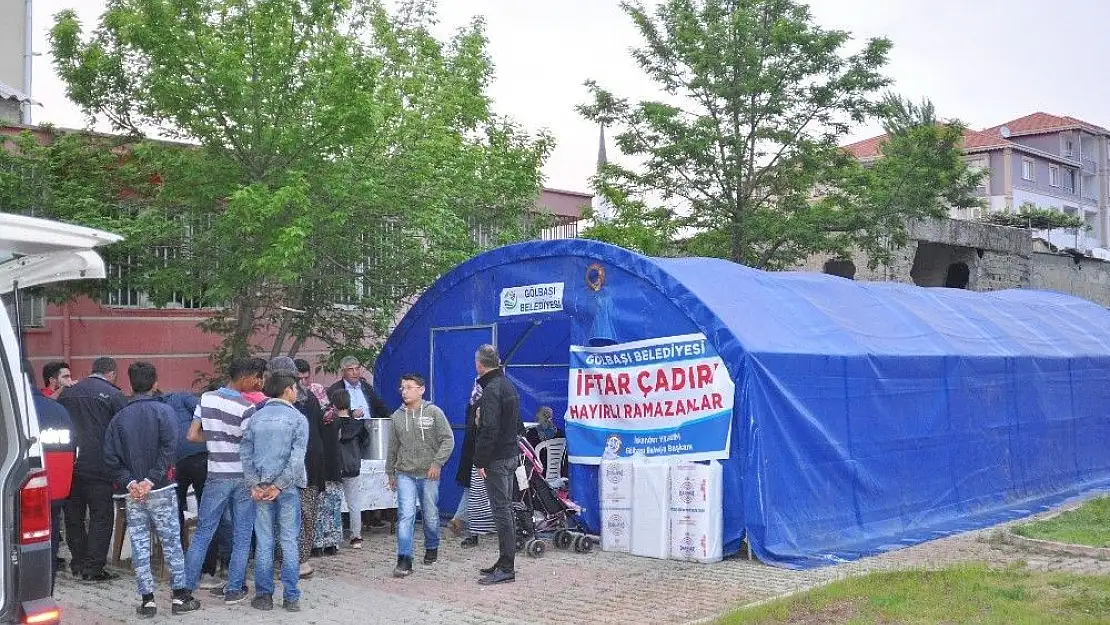 'Gölbaşı Belediyesinden 9 noktaya iftar çadırı'