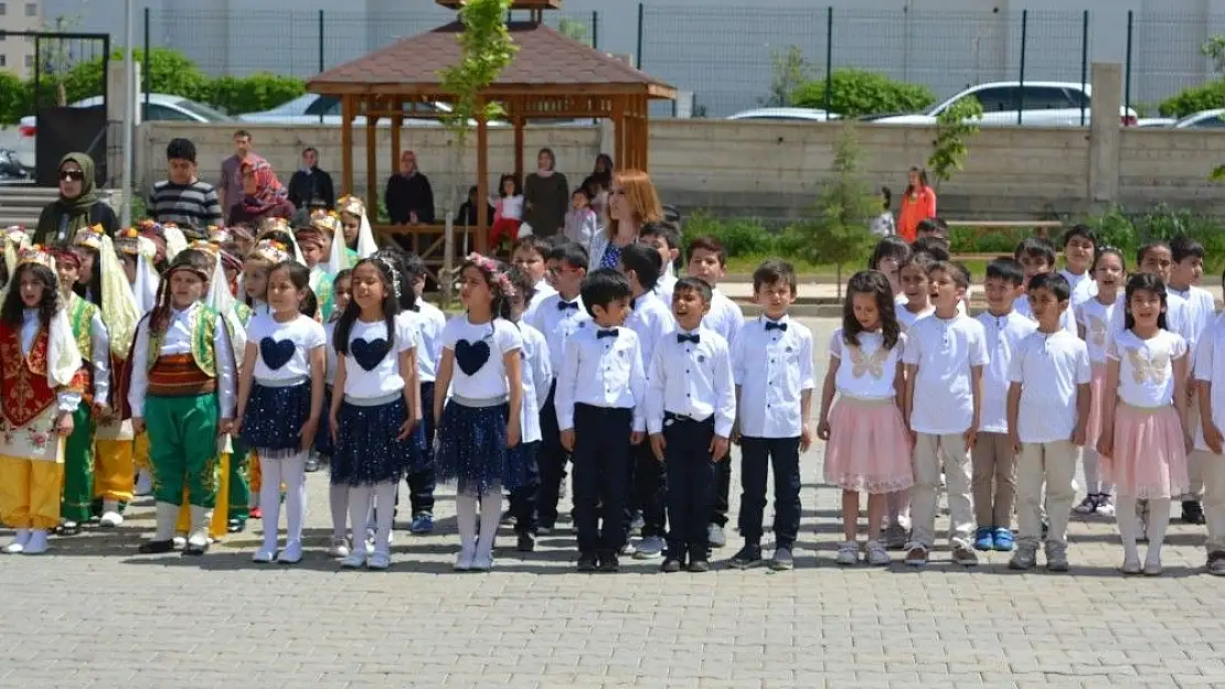 'Minik öğrencilerin okuma-yazma heyecanı'