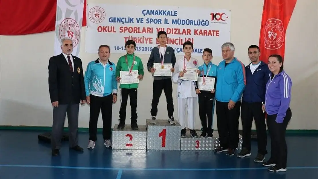 'Malatyalı karateciler Türkiye üçüncüsü oldu'