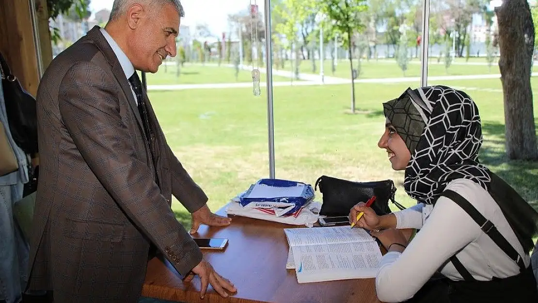 'Başkan Güder gençlerle bir araya geldi'