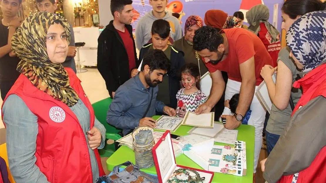 'Gençler sosyal medyadan sosyal meydana indi'