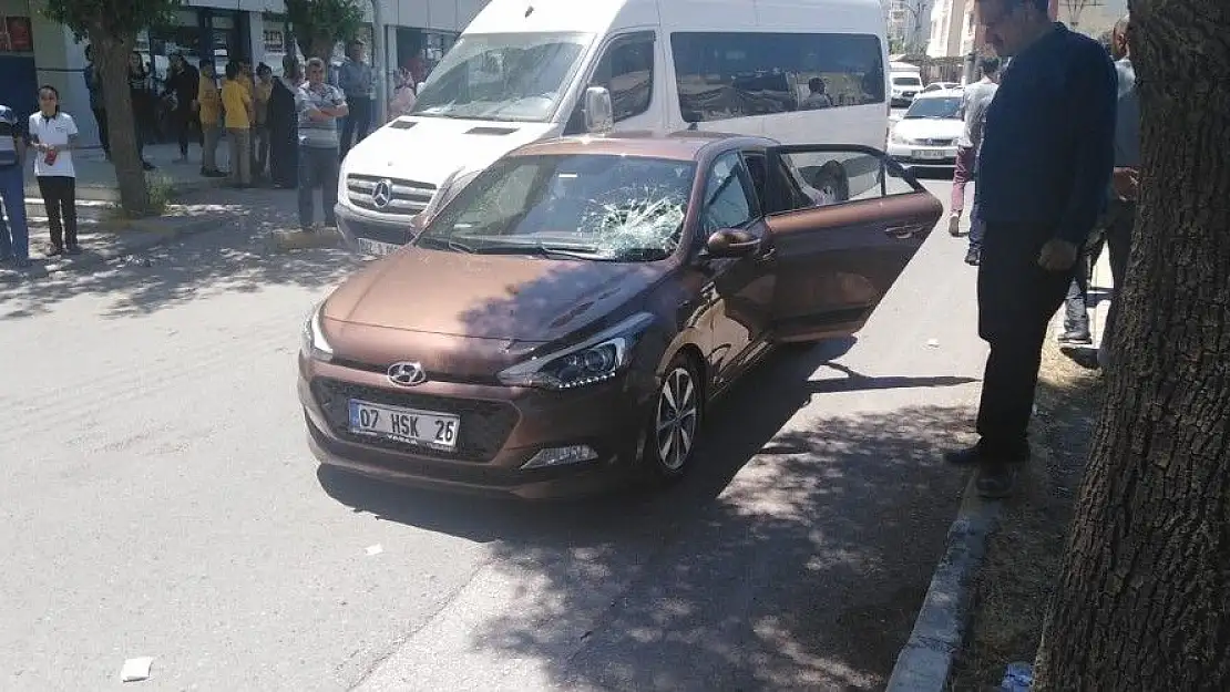 'Otomobil ile bisiklet çarpıştı: 1 yaralı'