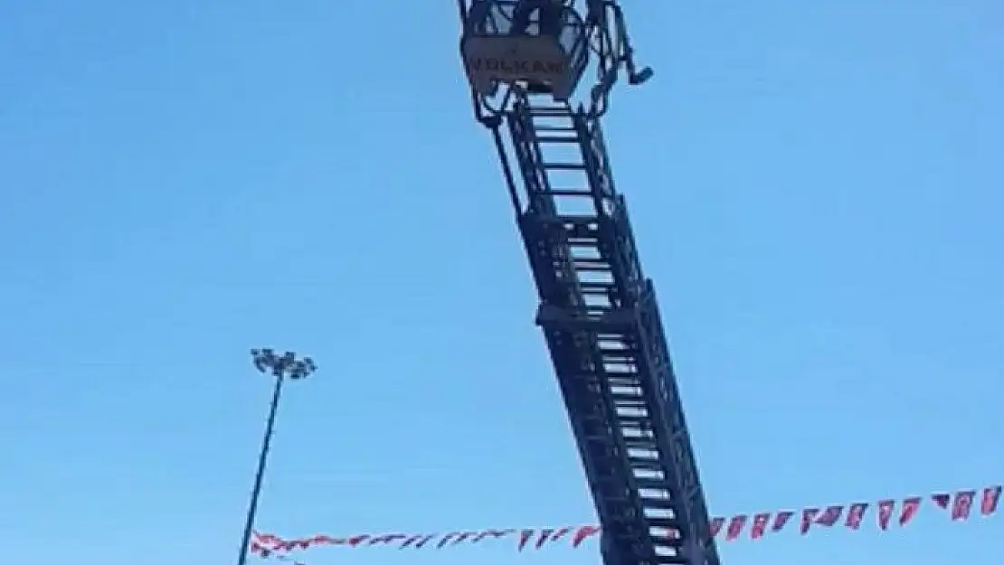 'Elektrik kablosuna takıldı, kurtarılması dakikalar sürdü'