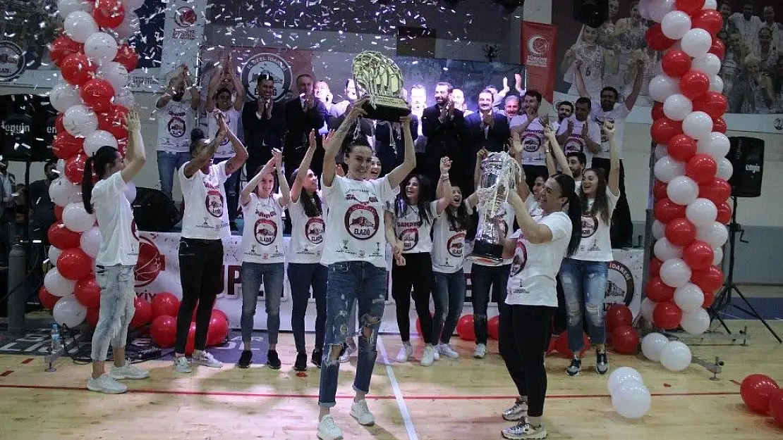 'Süper lige yükselen basketbol takımına coşkulu  kutlama'