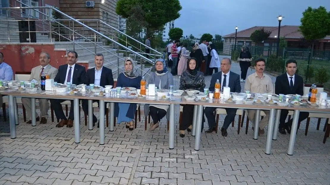 'Engelliler iftar sofrasında buluştu'