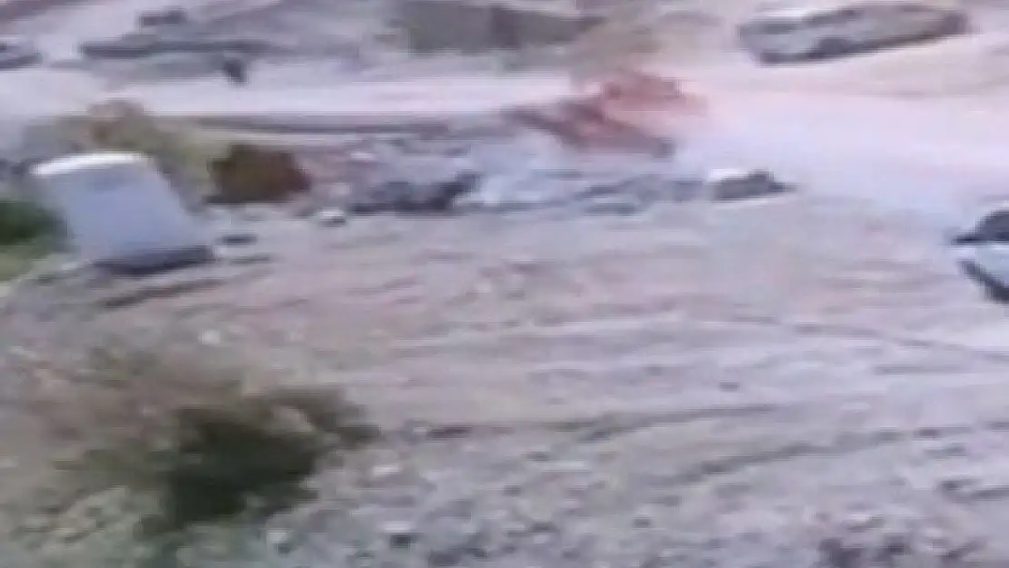 'İş makinesi takla atarak şarampole yuvarlandı'