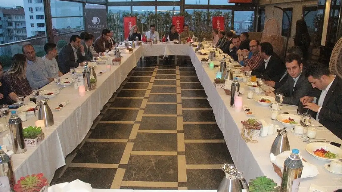 'Medical Park Elazığ Hastanesi yönetimi, bankacılarla bir araya geldi'