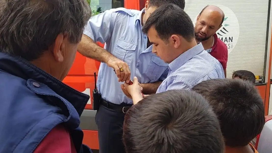 'Parmağını İngiliz anahtarına kaptırdı'