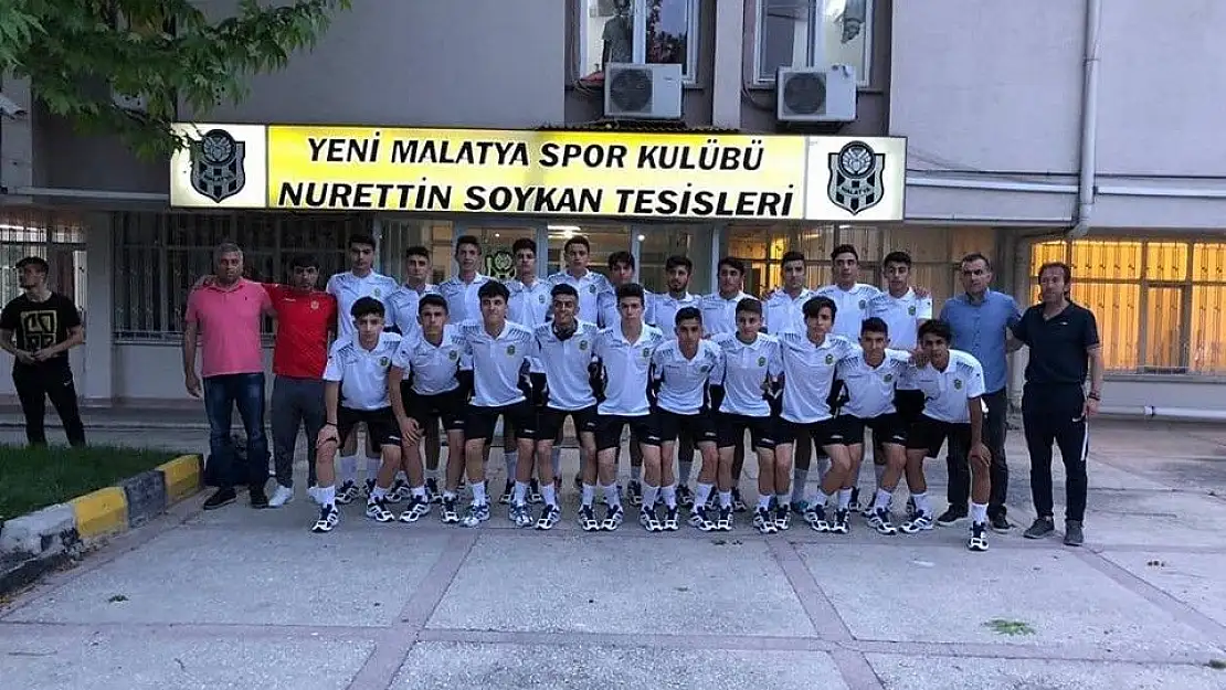 'Evkur Yeni Malatyaspor U15 takımı Antalyaspor´u 1-0 yendi'