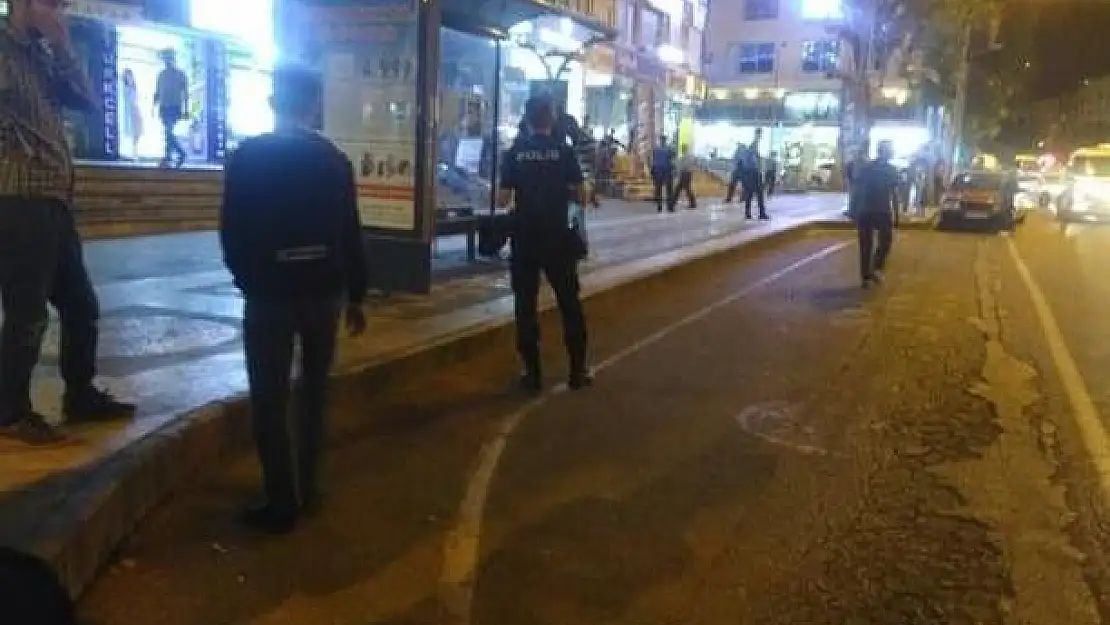 'Otobüs durağında şüpheli poşet paniği'