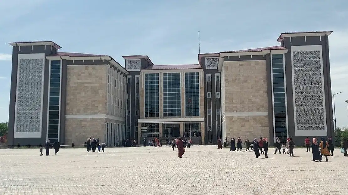 'Zara modern ilkokuluna kavuştu'