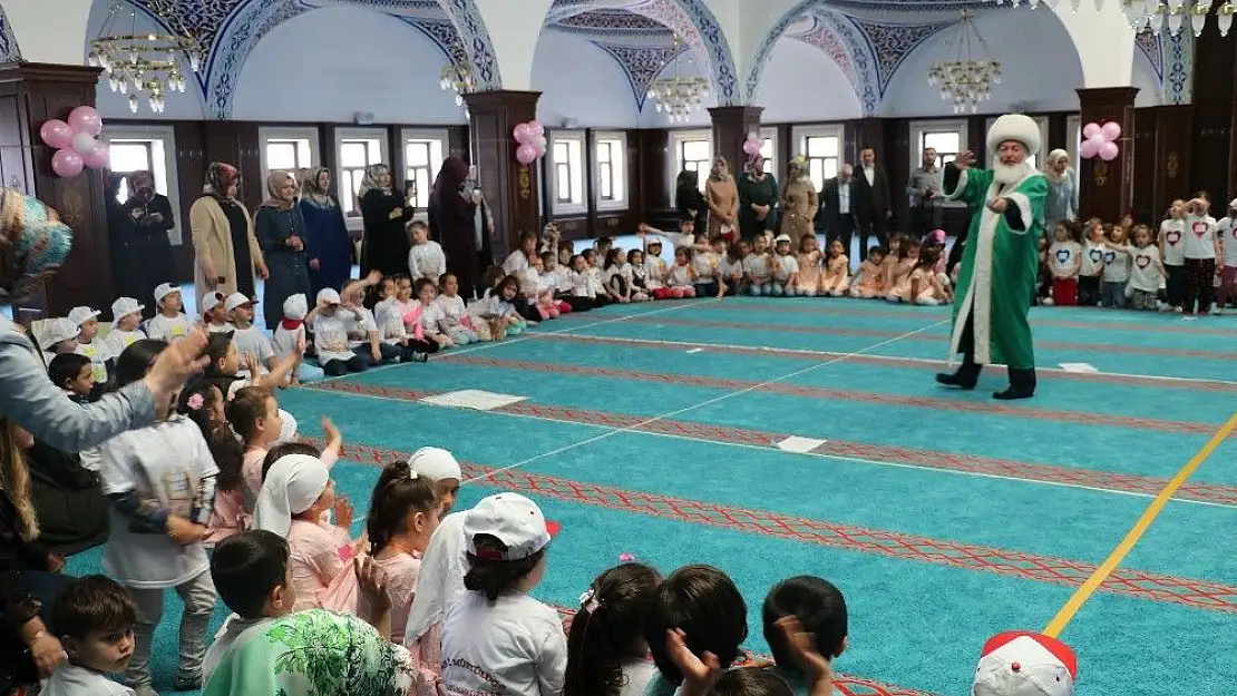 '4-6 yaş arası Kur-an kursu talebelerinin yıl sonu şenliği'