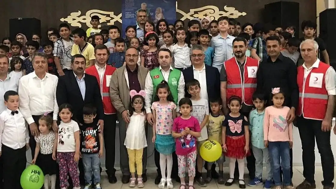 'Yetimler iftarda bir araya geldi'