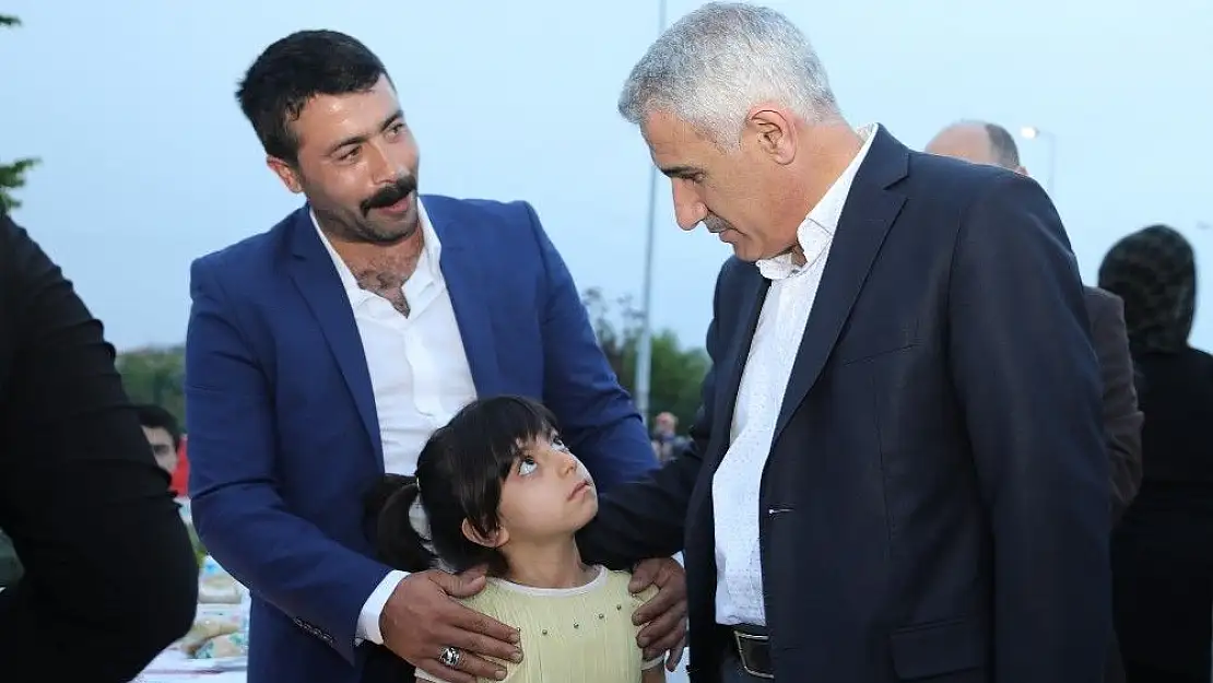 'Başkan Güder iftarını özel öğrenciler ile birlikte yaptı'