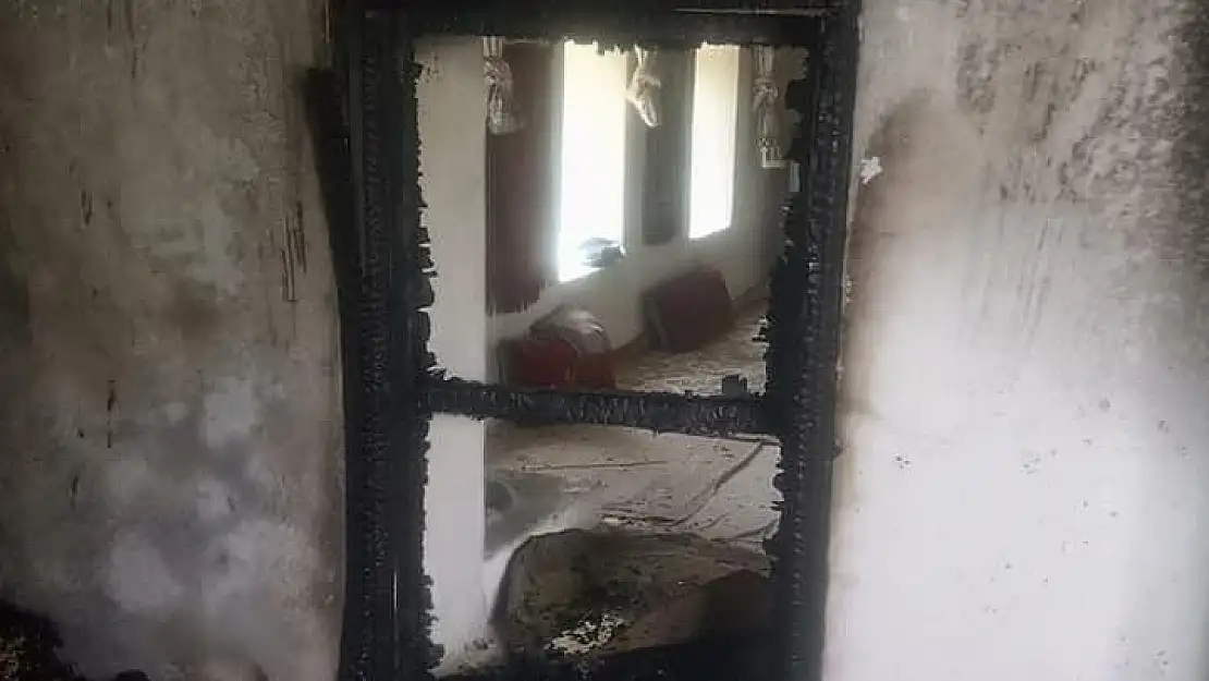 'Cinayet şüphelisinin evi yakıldı'
