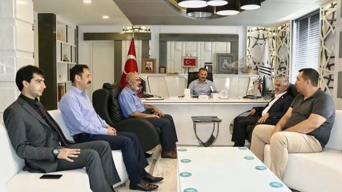 'Yeni Dünya Vakfı yönetimi Başkan Kılınç ile bir araya geldi'